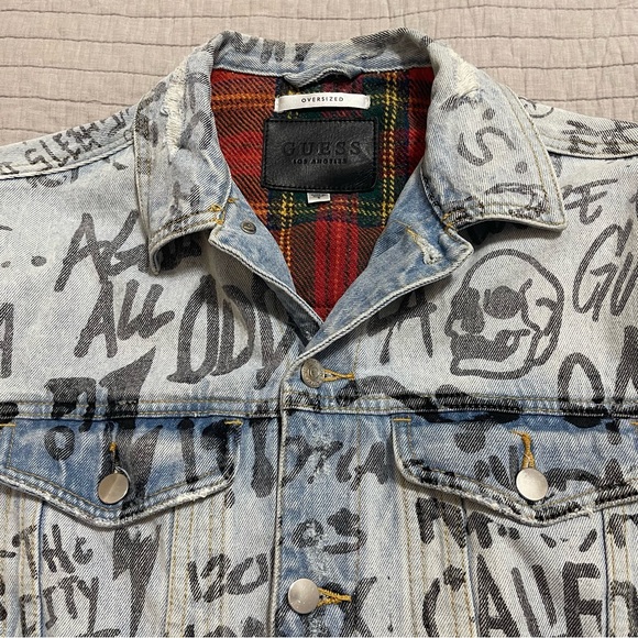 Guess Men's Graffiti Oversized Jean Jacket Size Small - Picture 2 of 14